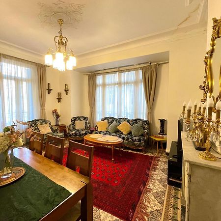 Appartement Dans Immeuble Haussmanien Algiers Exterior foto