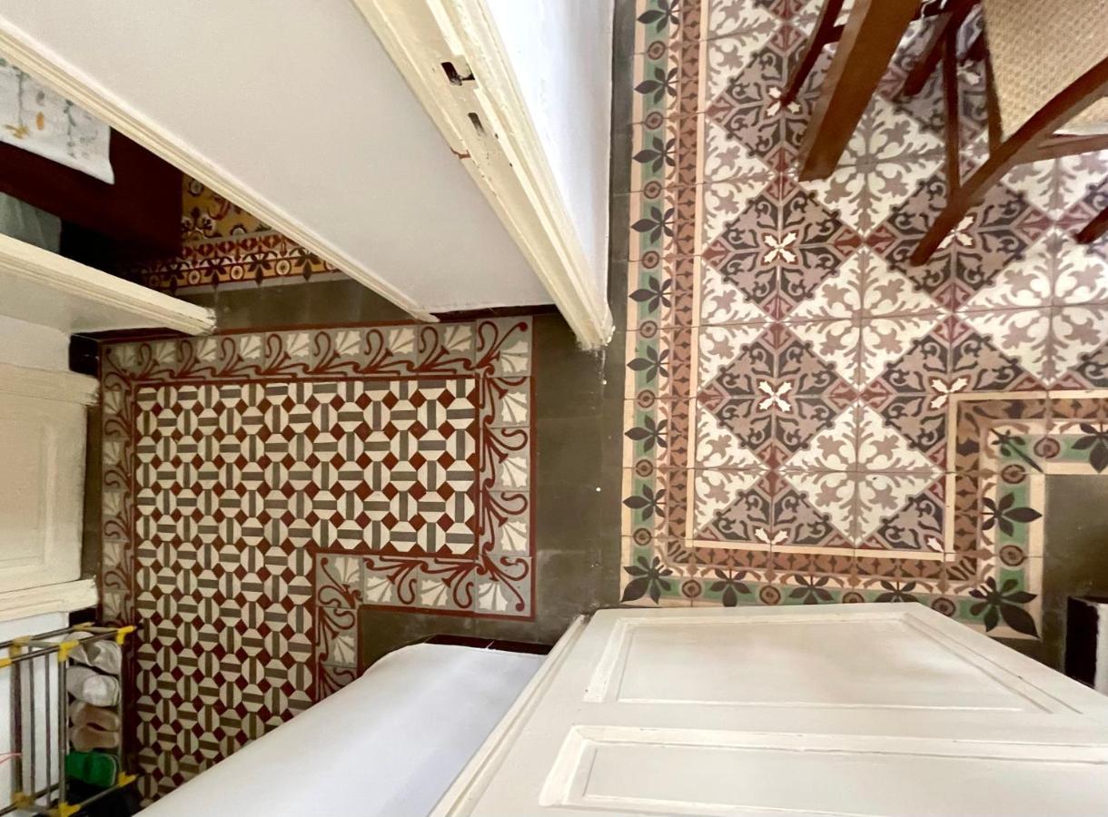 Appartement Dans Immeuble Haussmanien Algiers Exterior foto