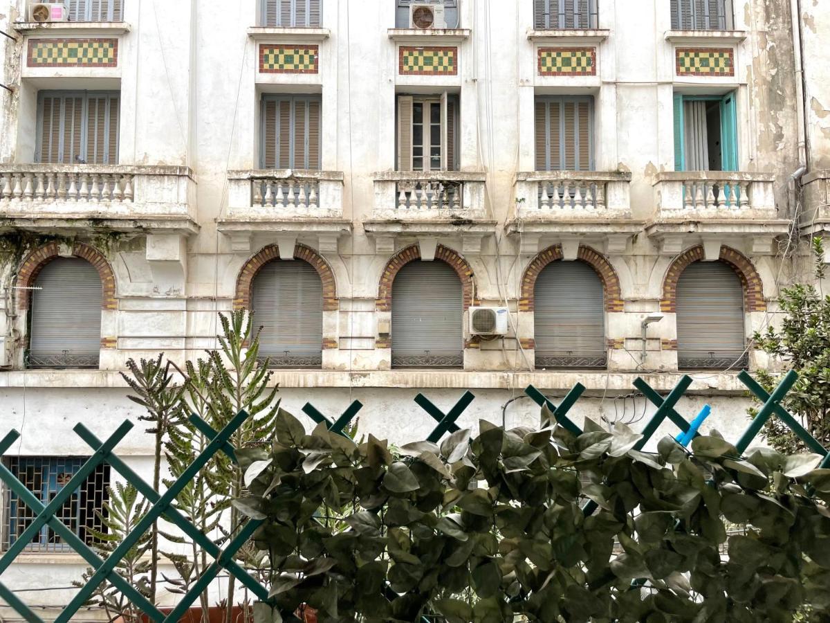 Appartement Dans Immeuble Haussmanien Algiers Exterior foto