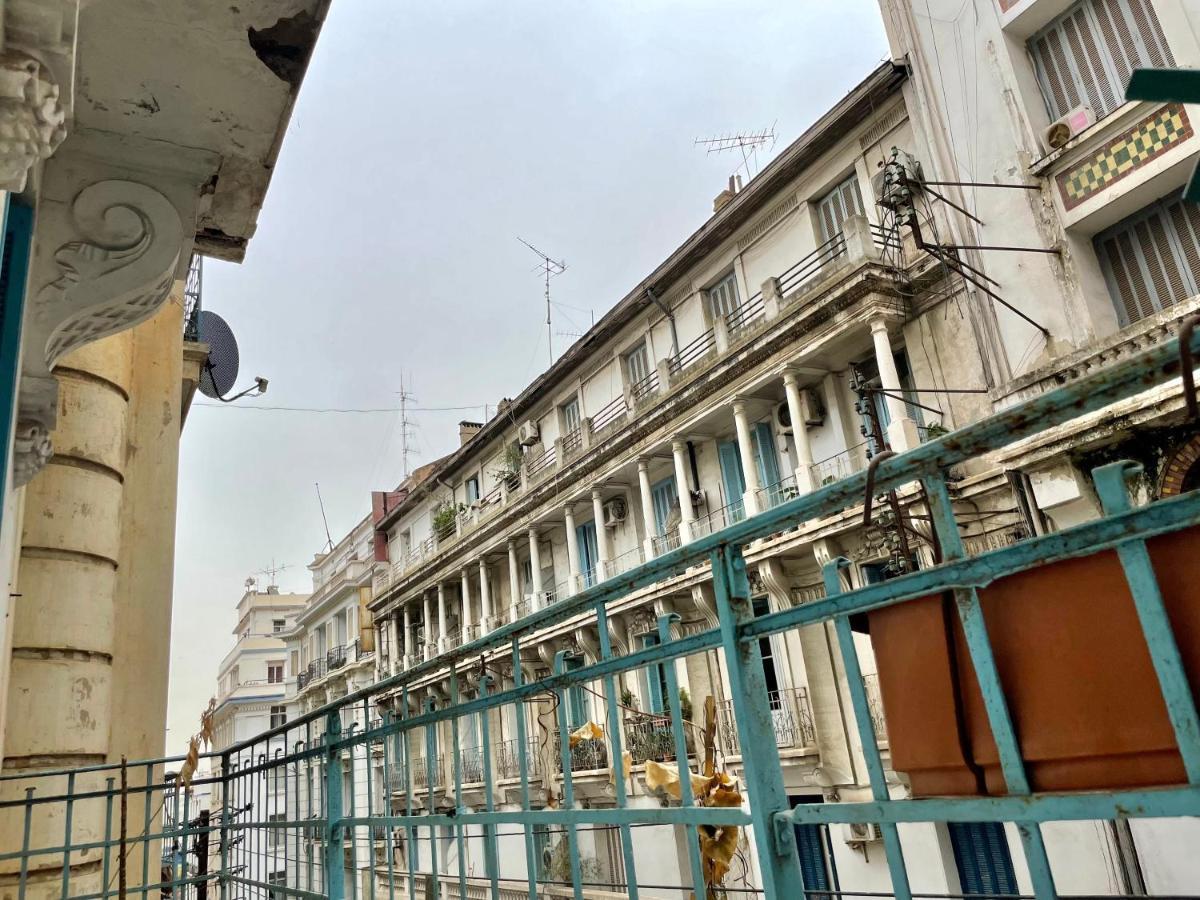 Appartement Dans Immeuble Haussmanien Algiers Exterior foto