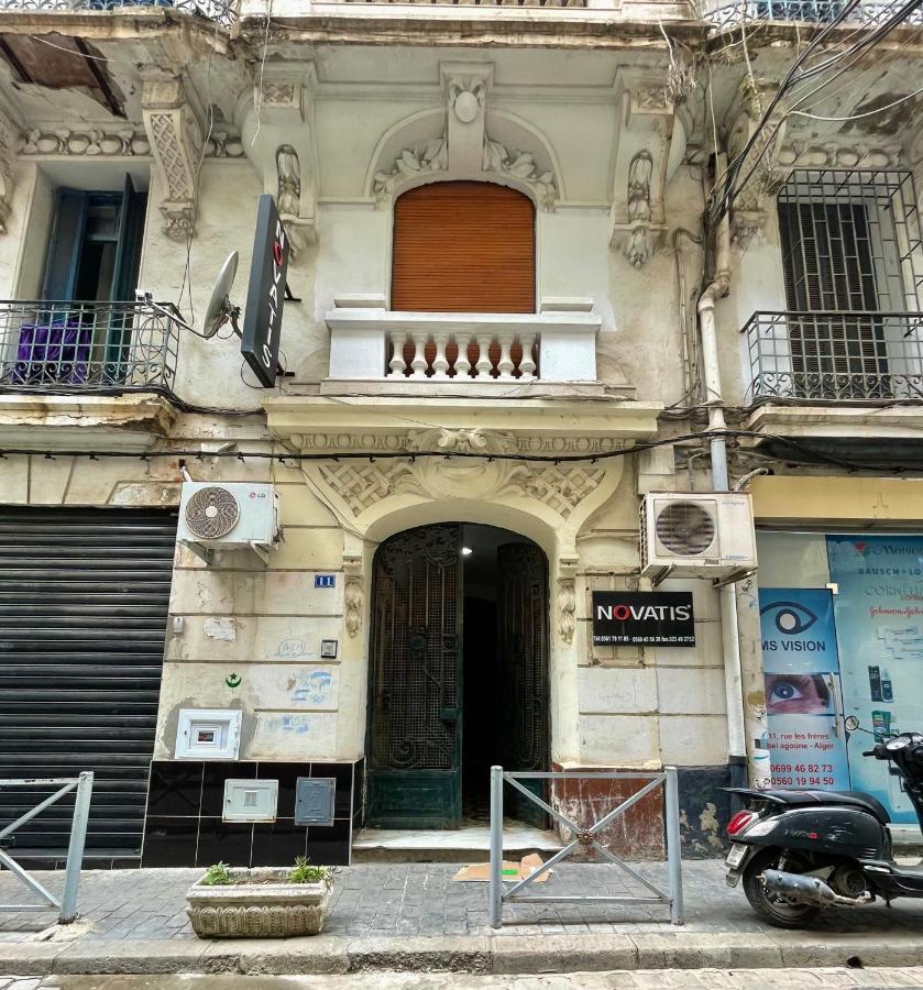 Appartement Dans Immeuble Haussmanien Algiers Exterior foto