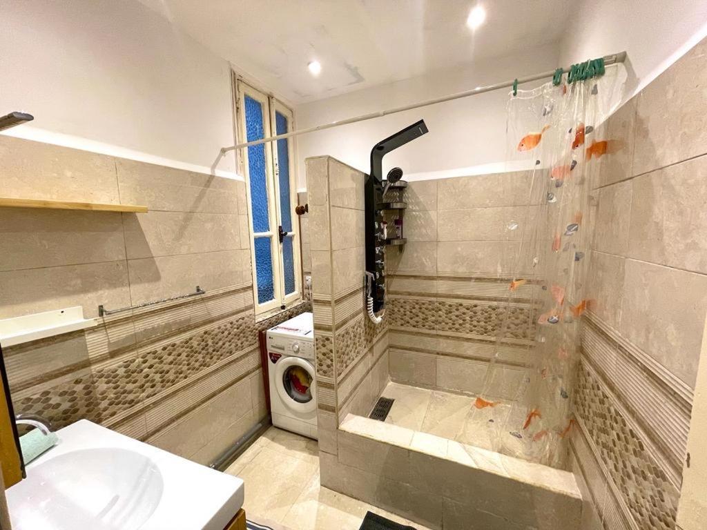 Appartement Dans Immeuble Haussmanien Algiers Exterior foto