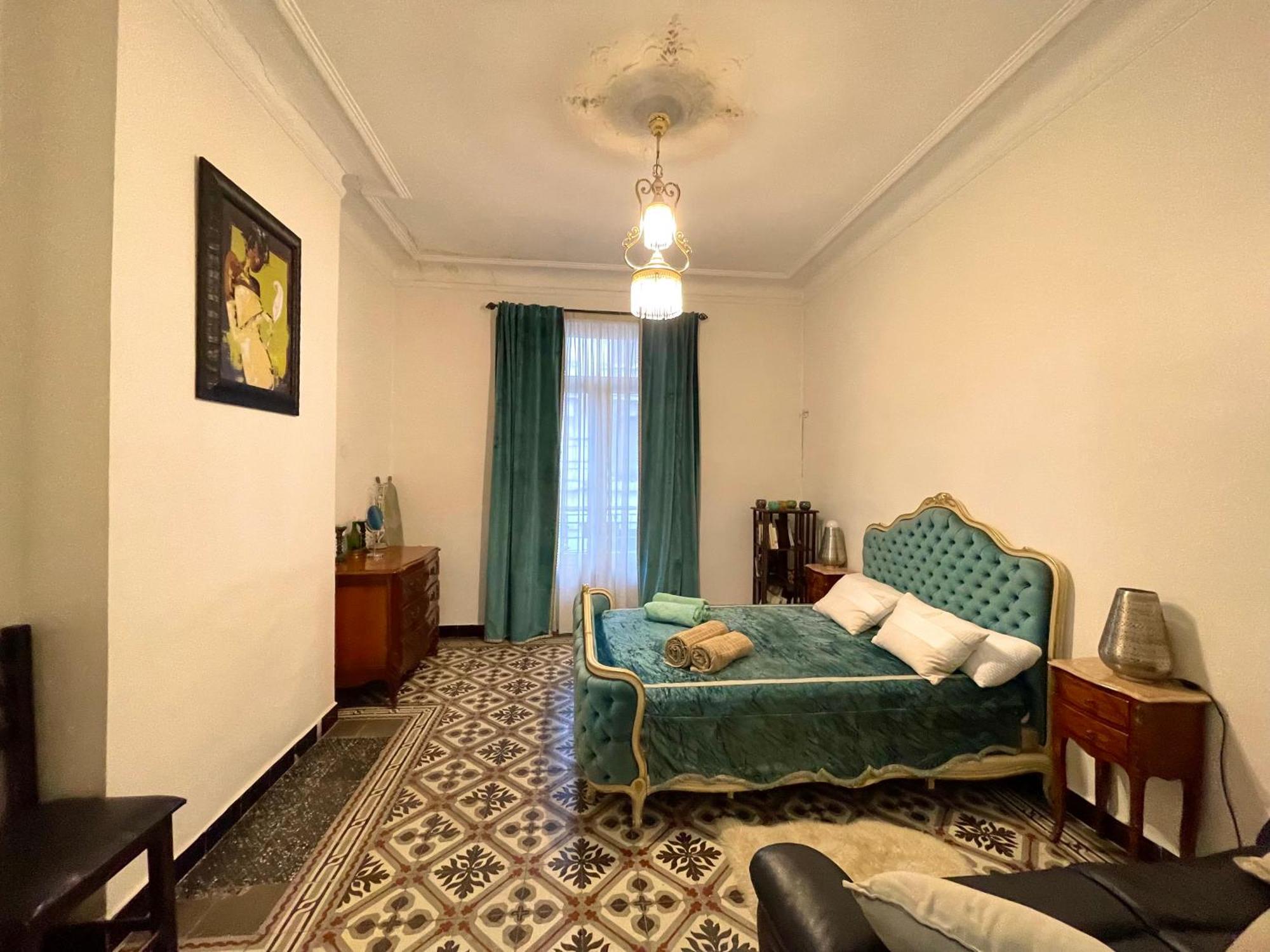 Appartement Dans Immeuble Haussmanien Algiers Exterior foto
