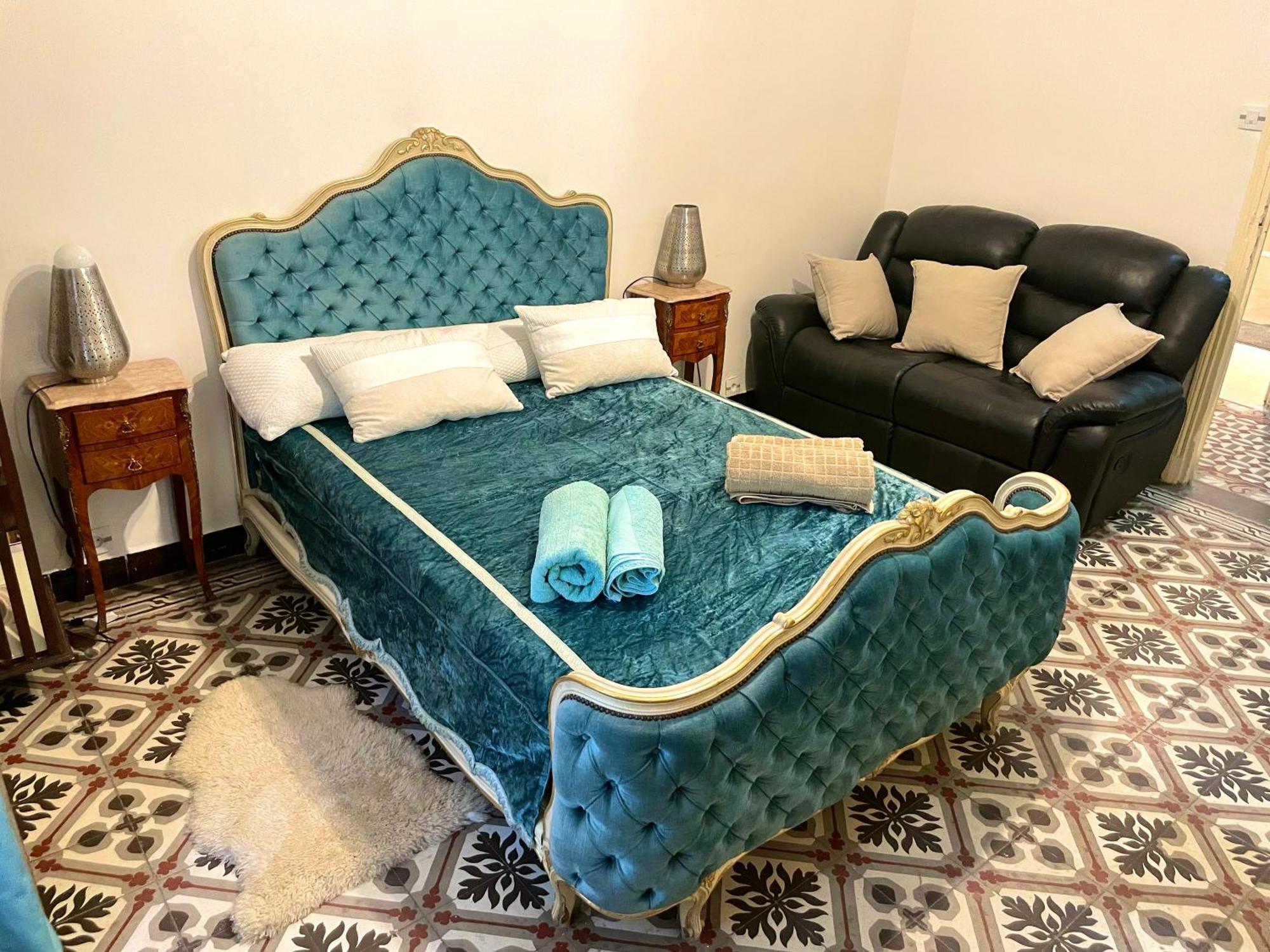 Appartement Dans Immeuble Haussmanien Algiers Exterior foto