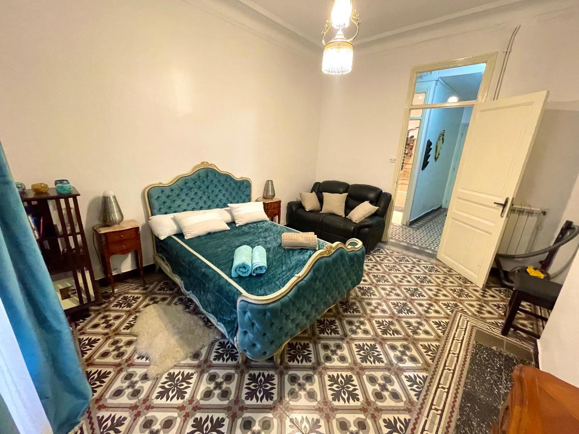 Appartement Dans Immeuble Haussmanien Algiers Exterior foto