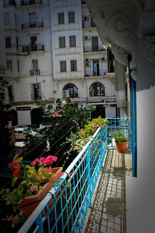 Appartement Dans Immeuble Haussmanien Algiers Exterior foto