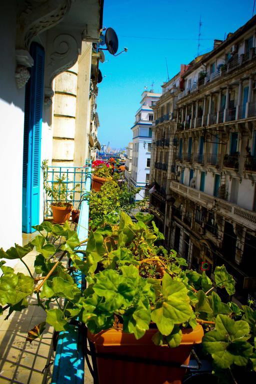 Appartement Dans Immeuble Haussmanien Algiers Exterior foto